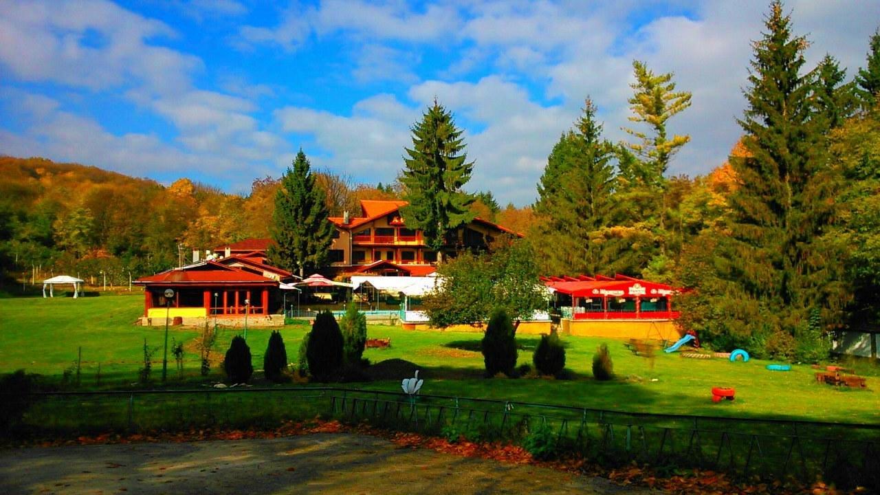 Kovanlika Hotel Razgrad Exterior foto